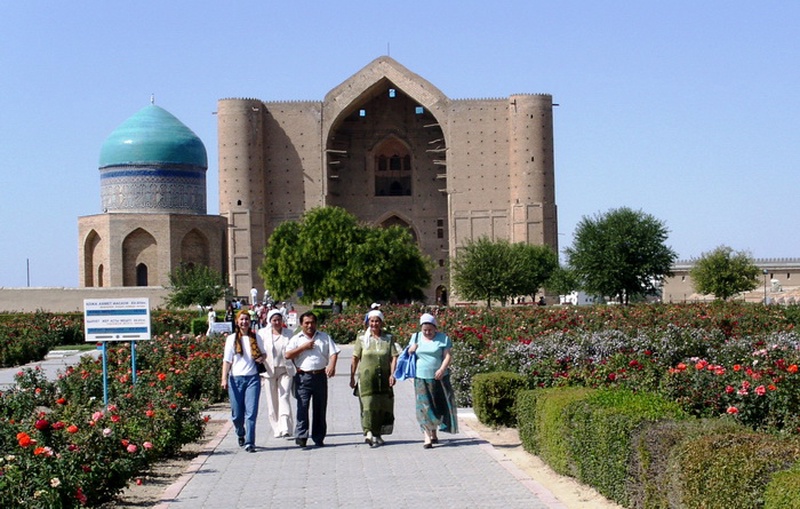 Мавзолей Ходжа Ахмеда Яссауи. Фото с сайта kazakh.ru