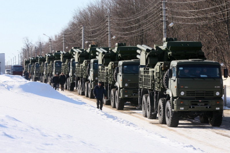 ВВС РФ принимает первые 10 новейших зенитных ракетно-пушечных комплексов (ЗРПК) "Панцирь-С1". Фото РИА Новости©