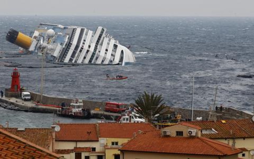 Costa Concordia. Фото REUTERS