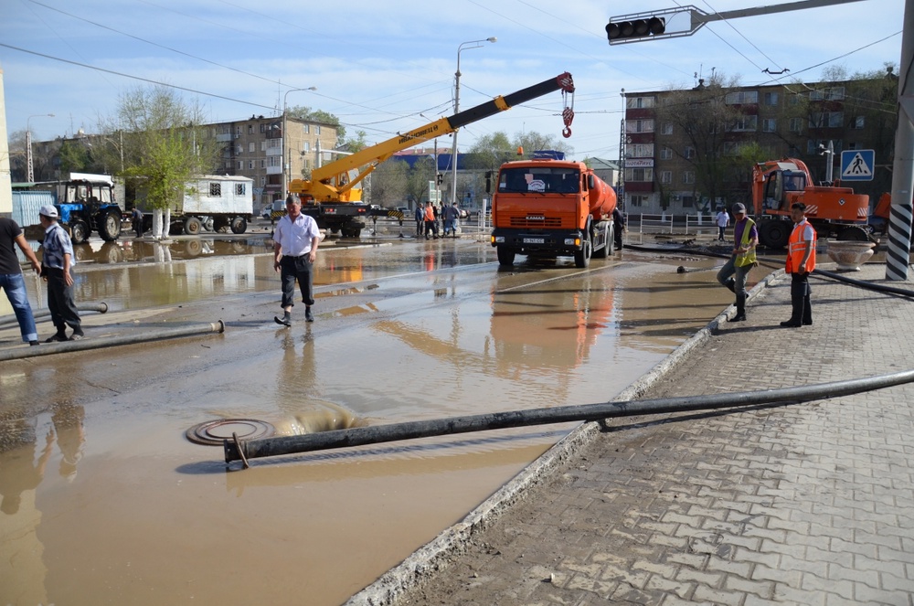 Перекресток у здания акимата Актюбинской области. Фото ©Tengrinews