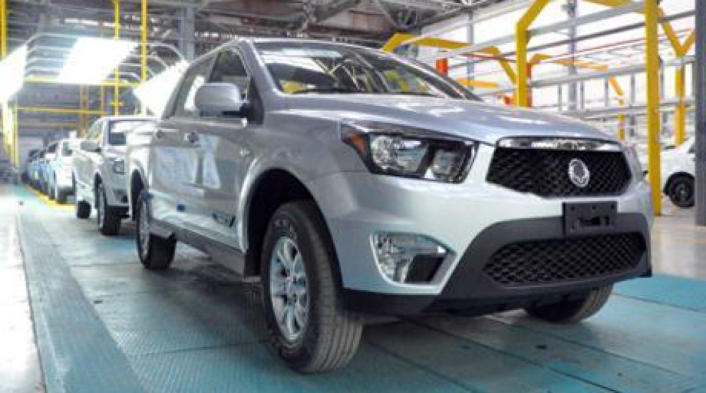 Ssang Yong на сборочном конвейере  АО «Агромашхолдинг». ©cas-agro.kz