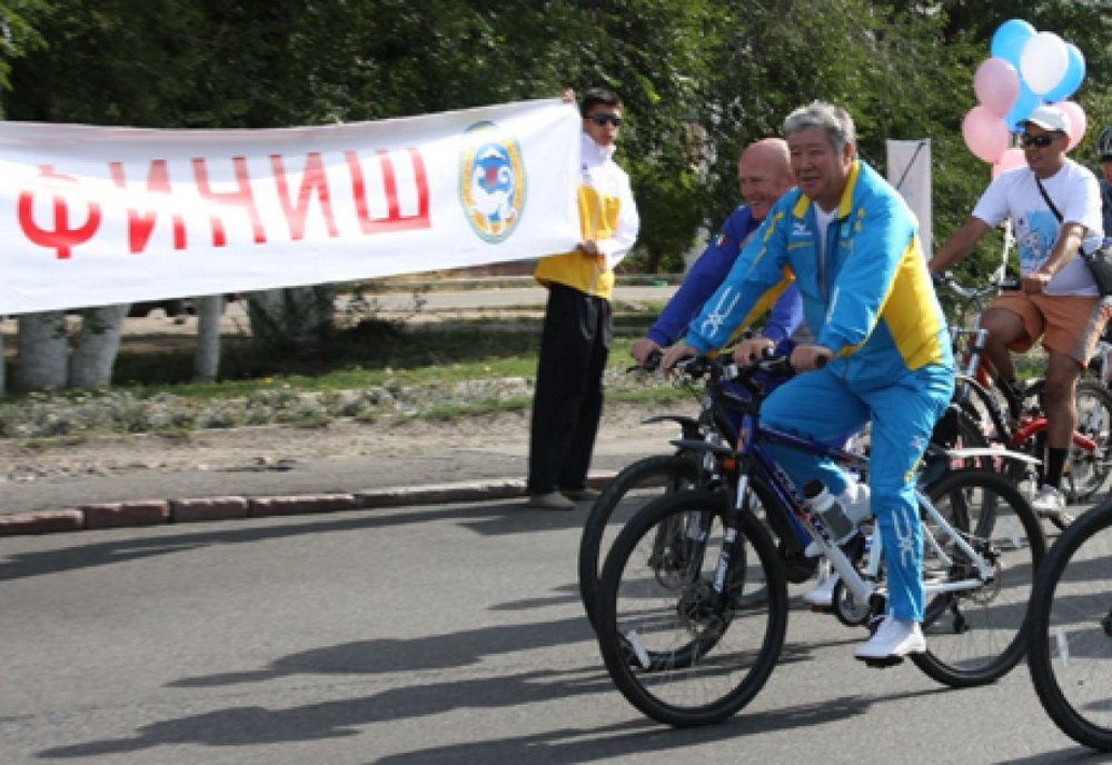 В Алматы пройдет велопробег, посвященный Дню единства народов Казахстана, с традиционным участием акима Алматы Ахметжана Есимова. ©Ярослав Радловский