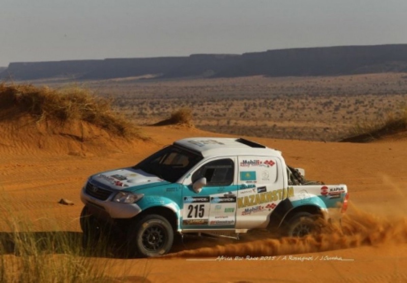 Внедорожник Каната Шагирова и Александра Мороза. Фото с официального сайта Africa Eco Race-2015