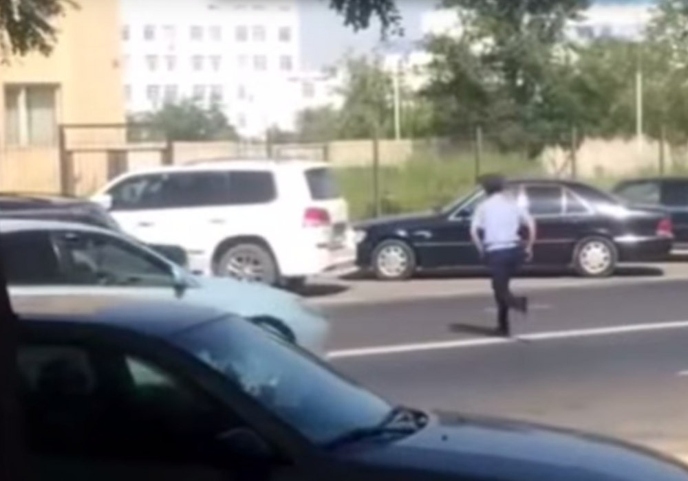 Скрин с видео lada.kz