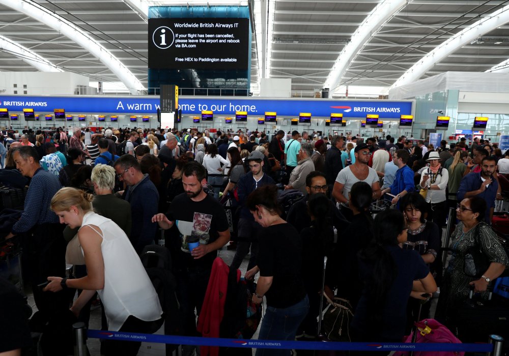 Столпотворение в аэропорту Хитроу из-за сбоя в системе British Airways. © Reuters