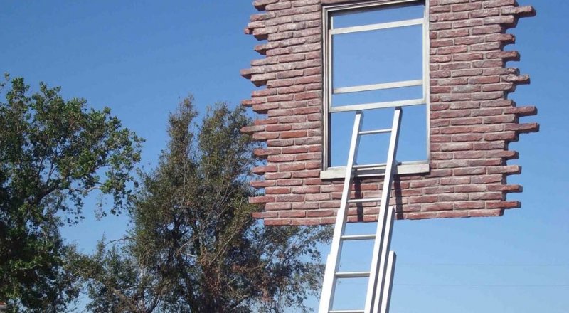 © Leandro Erlich