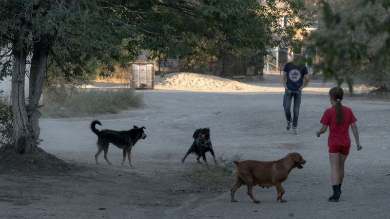 На фото одна из улиц города Сатбаев. Фото Турара Казангапова